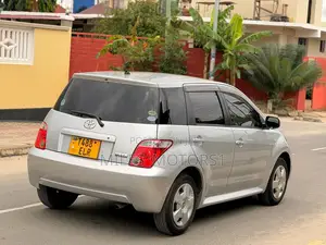 Toyota IST 2006 Silver