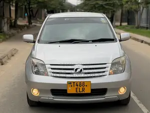Toyota IST 2006 Silver