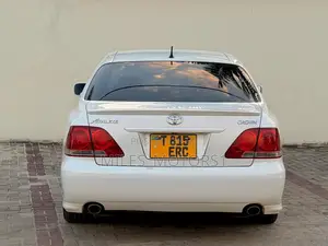 Toyota Crown 2005 White