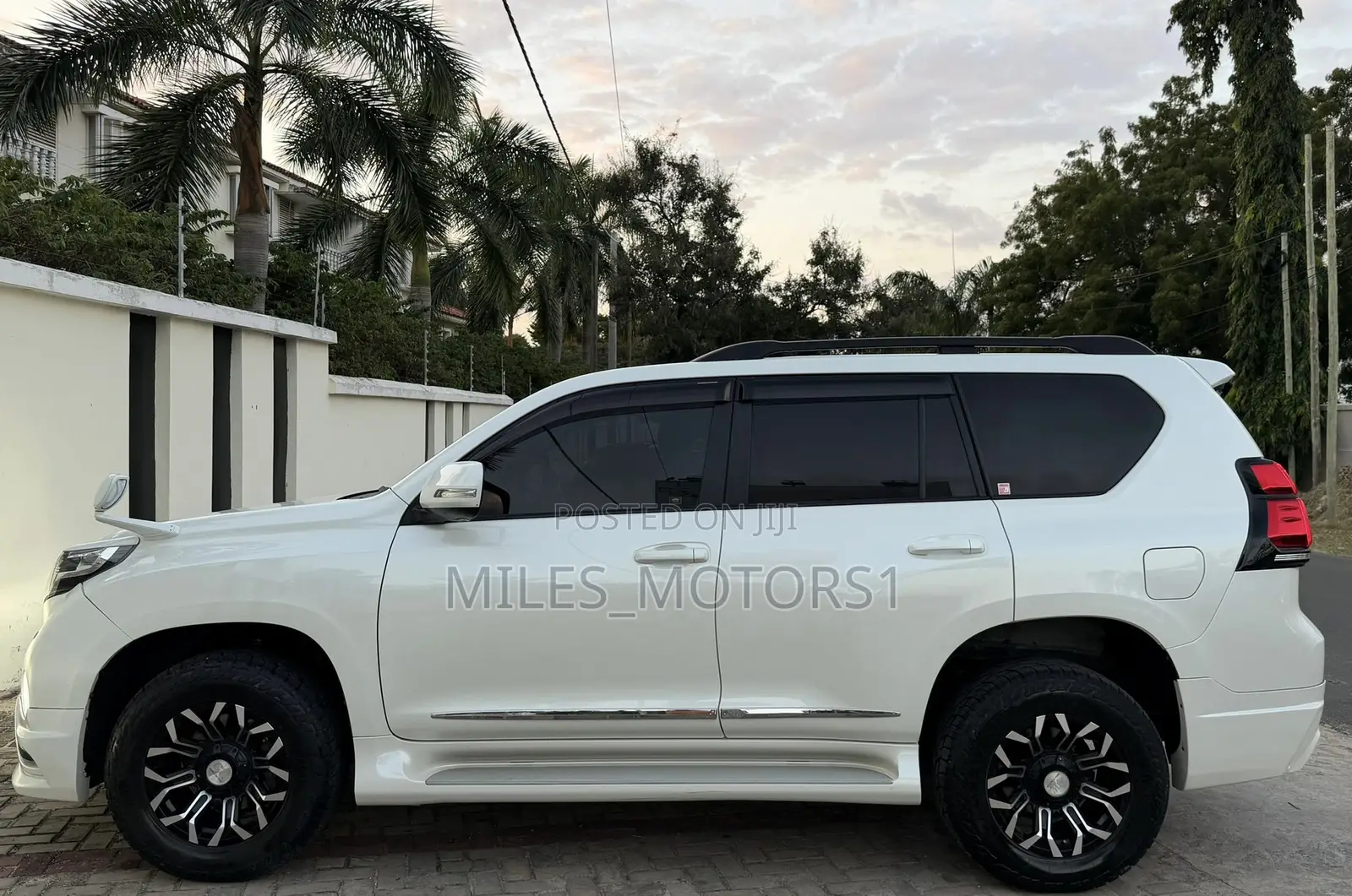 Toyota Land Cruiser Prado 2016 White
