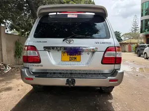 Toyota Land Cruiser 2006 Silver