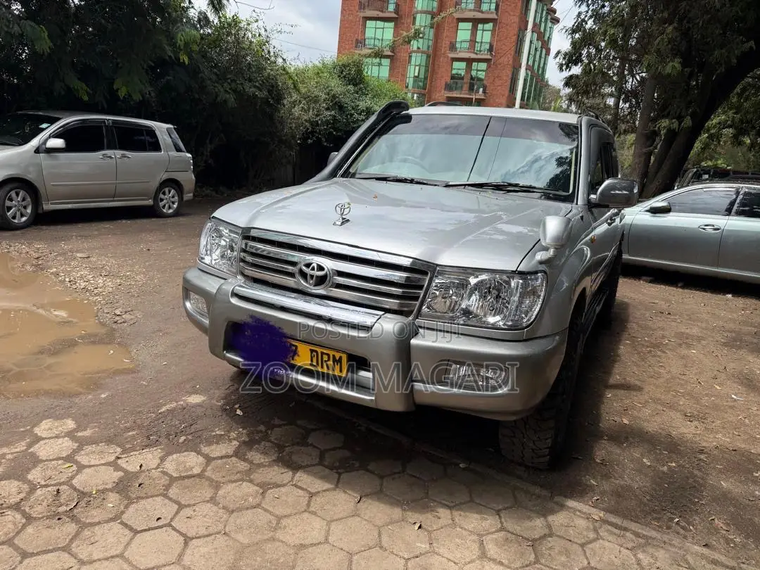 Toyota Land Cruiser 2006 Silver
