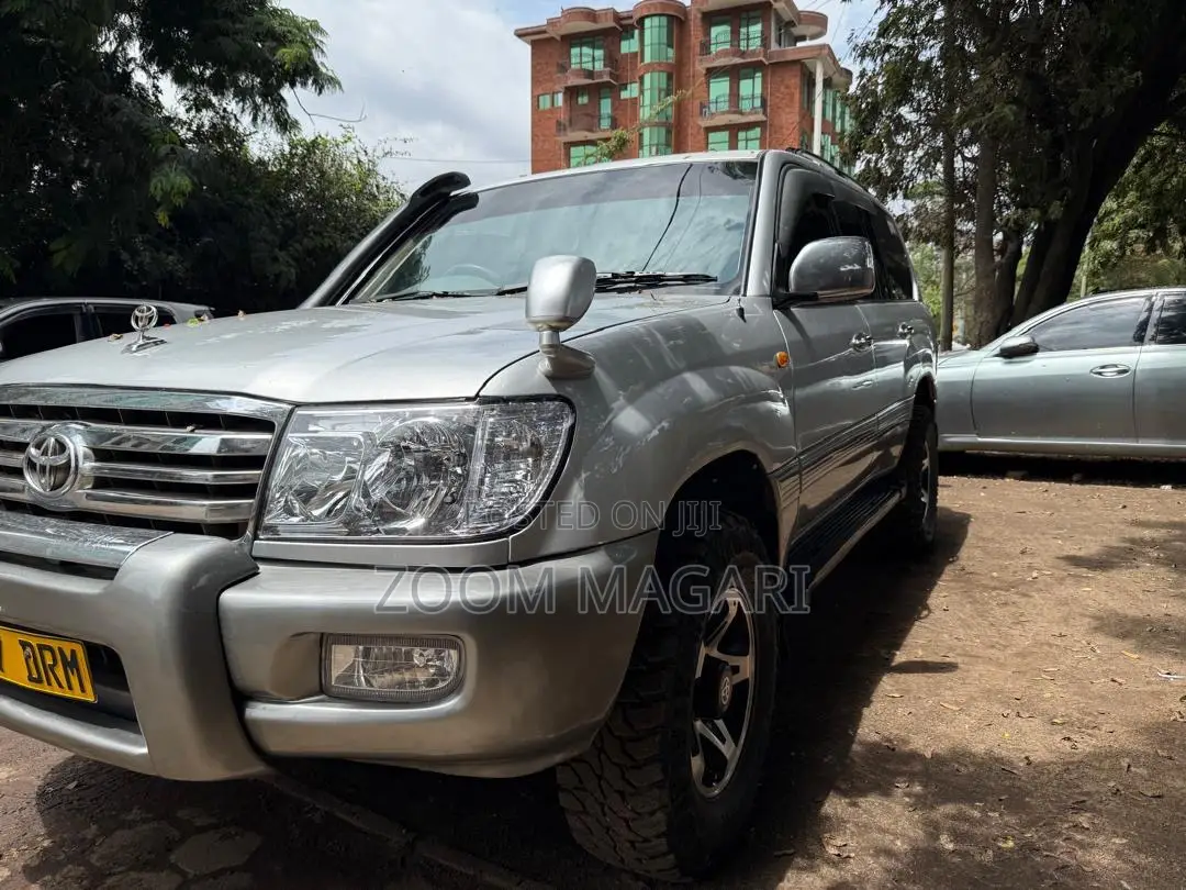 Toyota Land Cruiser 2006 Silver