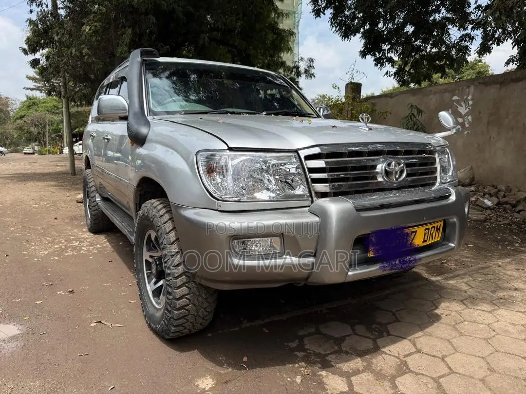 Toyota Land Cruiser 2006 Silver