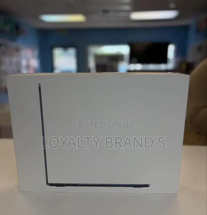 New Laptop Apple MacBook Air 2025 M4 24GB Apple M4 SSD 512GB