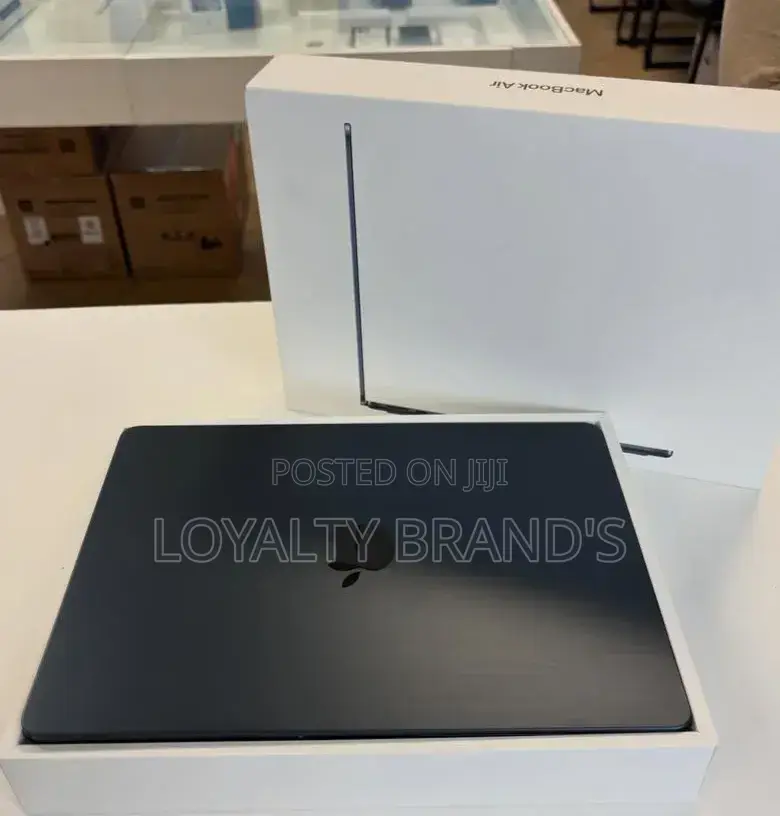 New Laptop Apple MacBook Air 2025 M4 16GB Apple M4 SSD 512GB