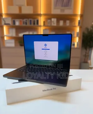 New Laptop Apple MacBook Pro 2025 M5 16GB Apple M5 SSD 512GB