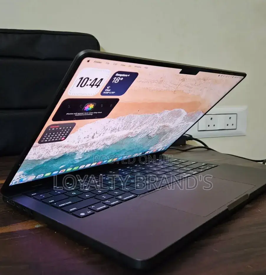 New Laptop Apple MacBook Pro 2026 M5 Max 36GB Apple M5 Max SSD 2T
