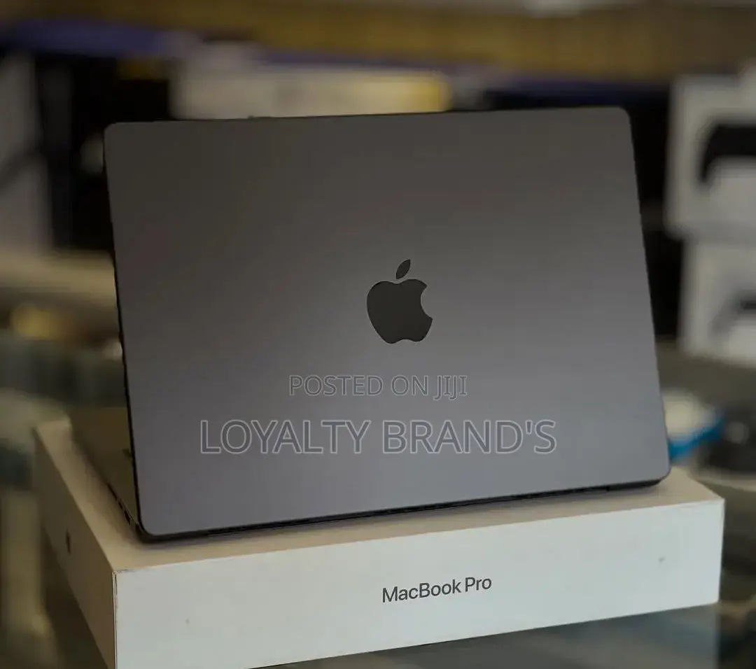 New Laptop Apple MacBook Pro 2026 M5 Max 36GB Apple M5 Max SSD 2T
