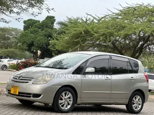 Toyota Corolla Spacio 2004 Silver