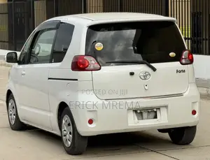 Toyota Porte 2008 White