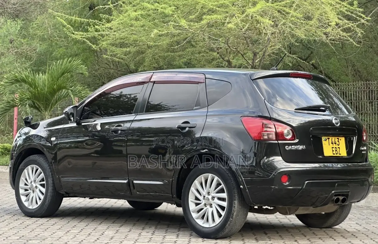 Nissan Dualis 2011 Black