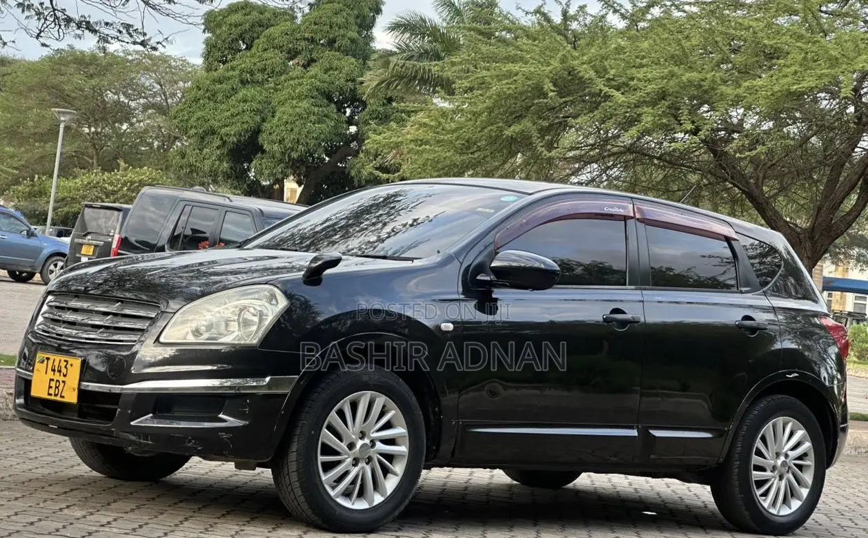 Nissan Dualis 2011 Black