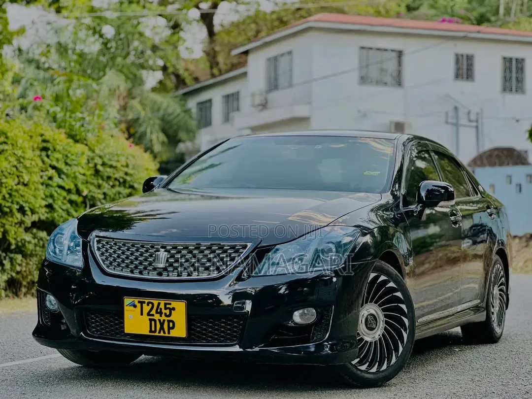 Toyota Crown 2011 Black