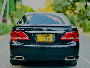 Toyota Crown 2011 Black