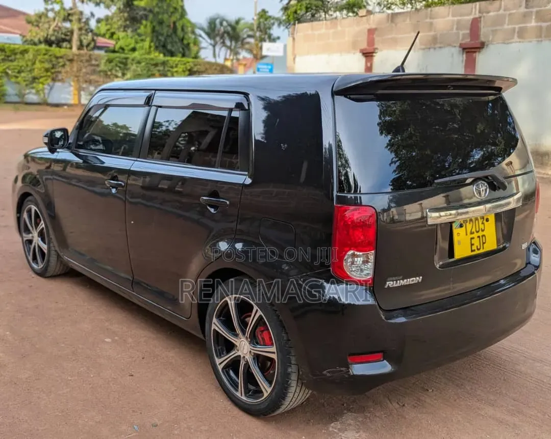 Toyota Corolla Rumion 2012 Black