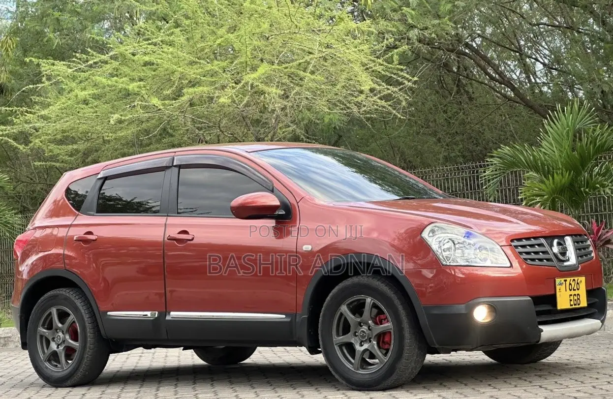 Nissan Dualis 2010 Orange