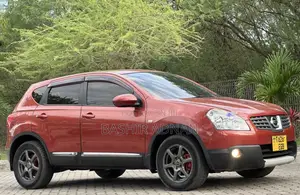 Nissan Dualis 2010 Orange