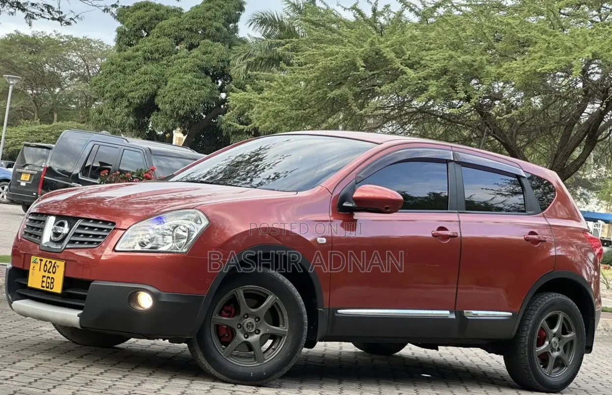 Nissan Dualis 2010 Orange