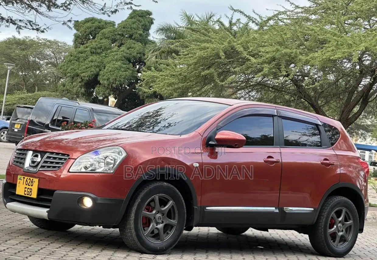 Nissan Dualis 2010 Orange