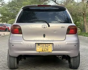 Toyota Vitz 1.0 FWD 5dr 2002 Silver