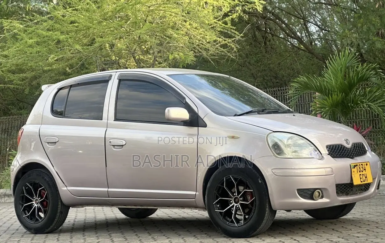 Toyota Vitz 1.0 FWD 5dr 2002 Silver