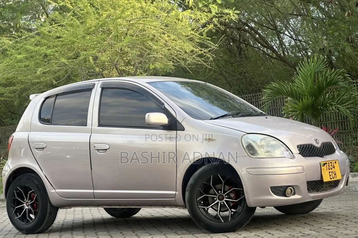 Toyota Vitz 1.0 FWD 5dr 2002 Silver
