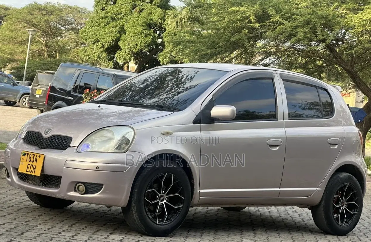 Toyota Vitz 1.0 FWD 5dr 2002 Silver