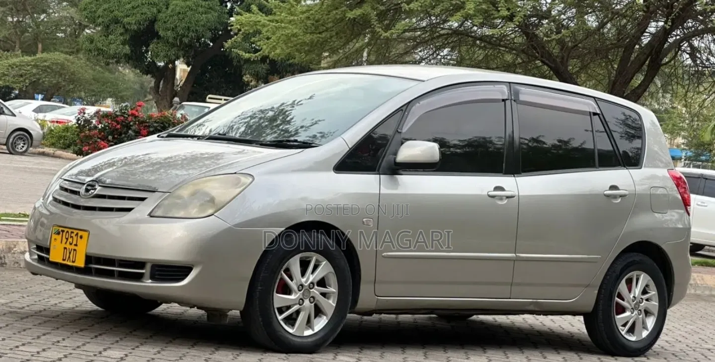 Toyota Corolla Spacio 2005 Silver