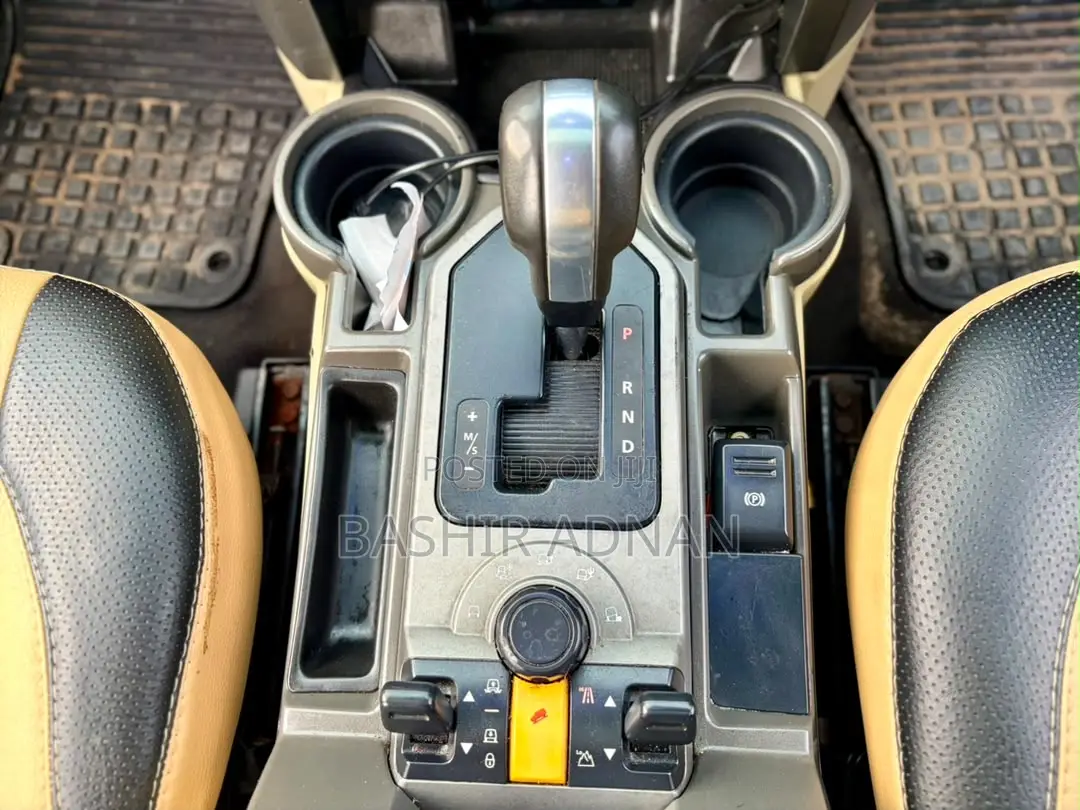 Land Rover Discovery 2010 Black