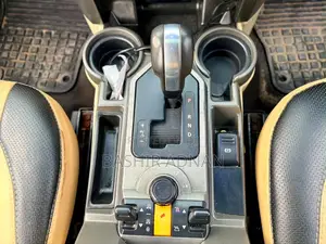 Land Rover Discovery 2010 Black