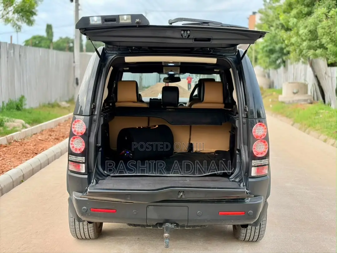 Land Rover Discovery 2010 Black