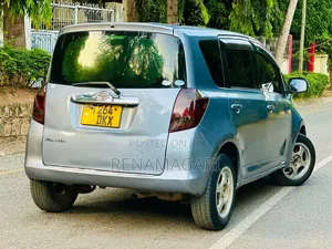 Toyota Ractis 2007 Gray