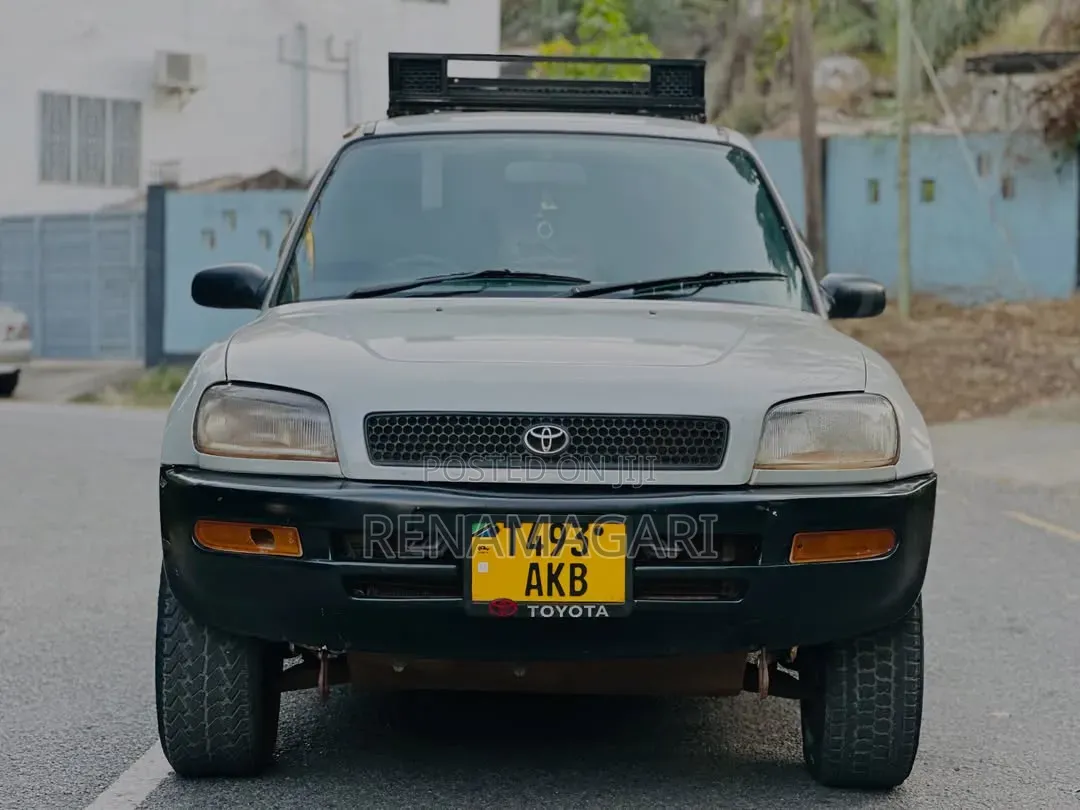 Toyota RAV4 2001 White
