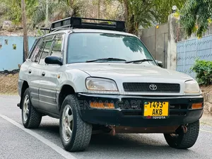 Toyota RAV4 2001 White