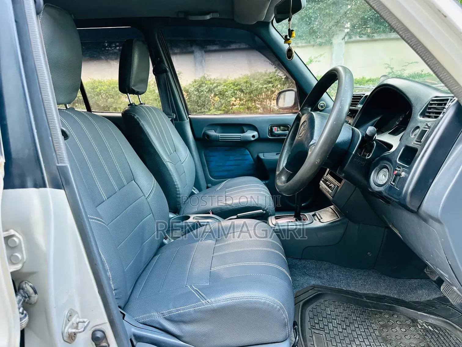 Toyota RAV4 2001 White