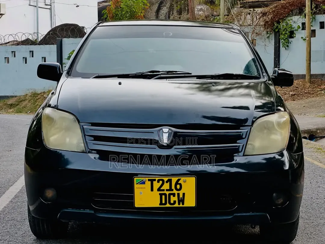 Toyota IST 2004 Black