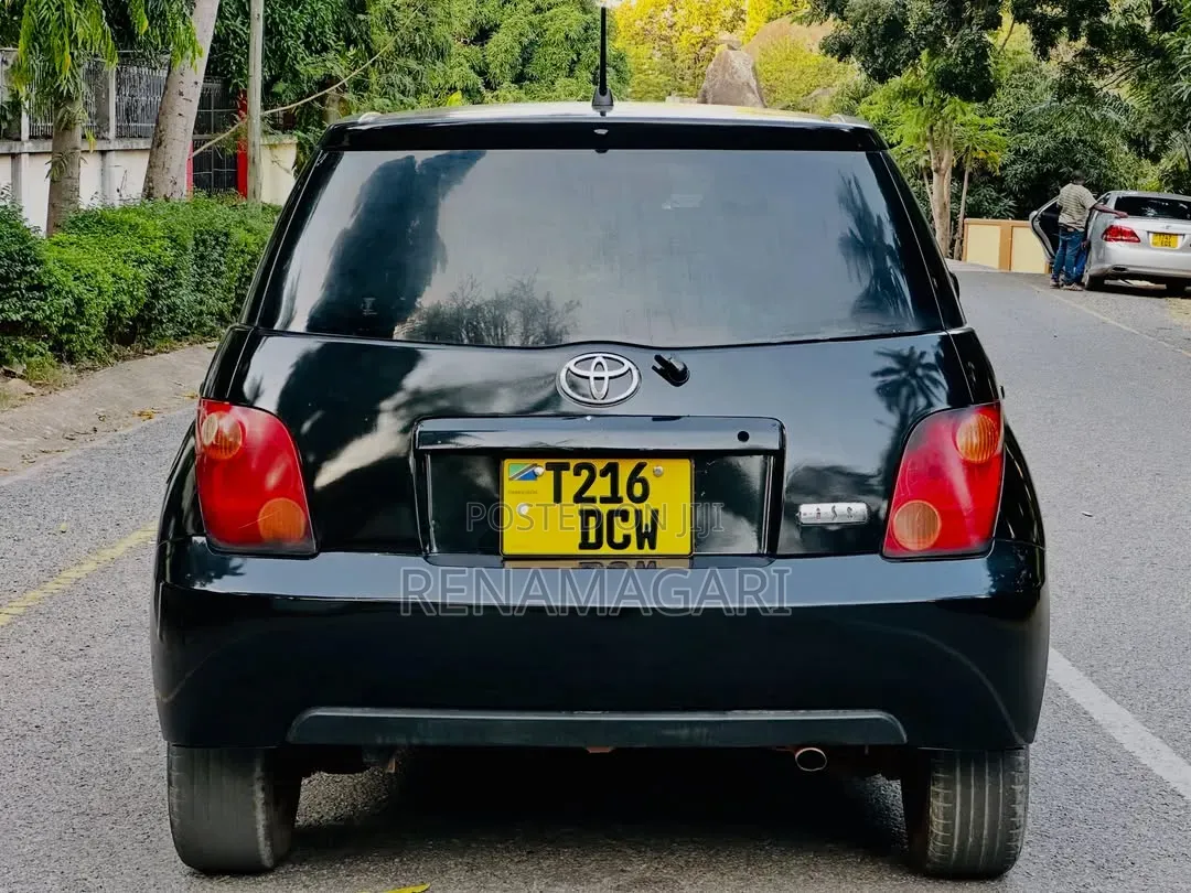 Toyota IST 2004 Black