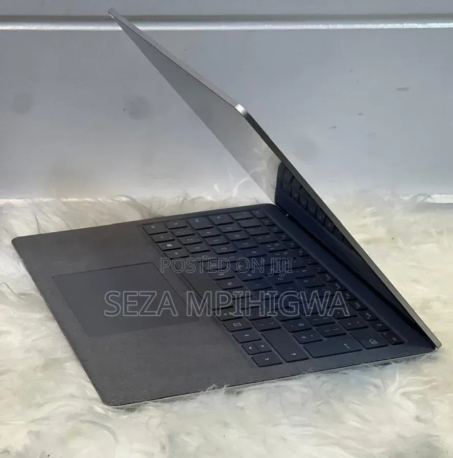 New Laptop Microsoft Surface Laptop 4 8GB Intel Core i5 SSD 256GB