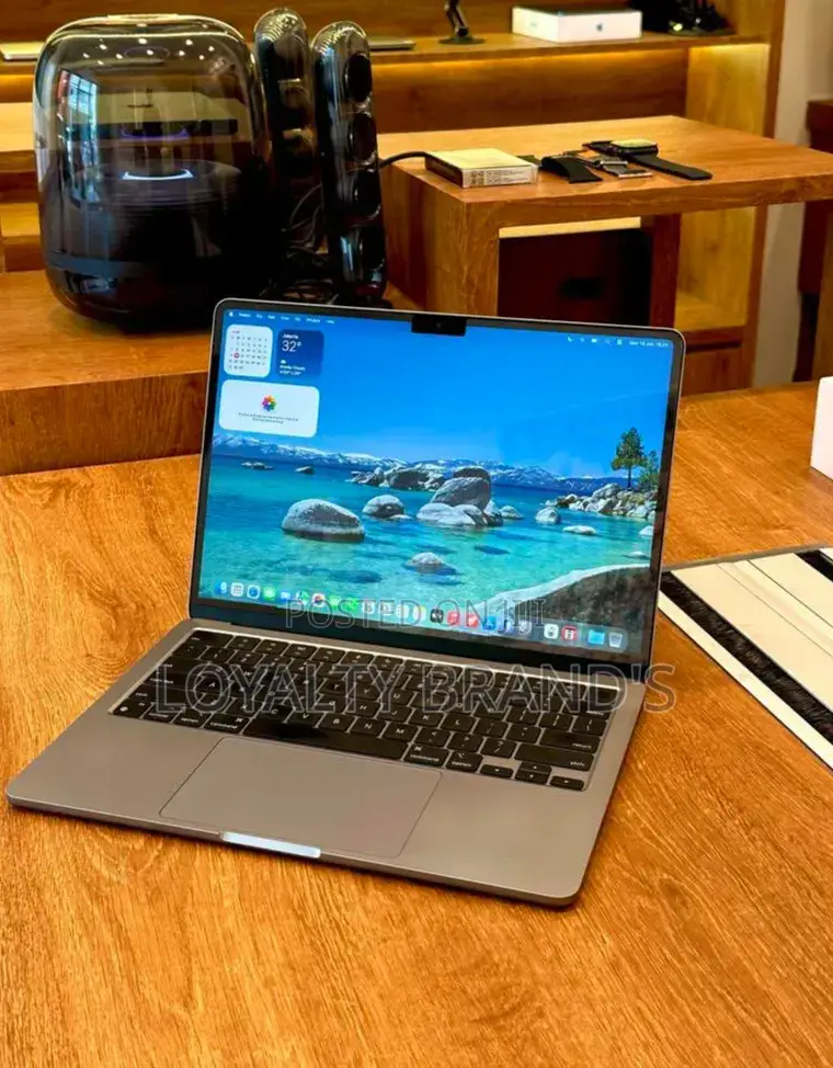 New Laptop Apple MacBook Air 2022 M2 8GB Apple M2 SSD 512GB