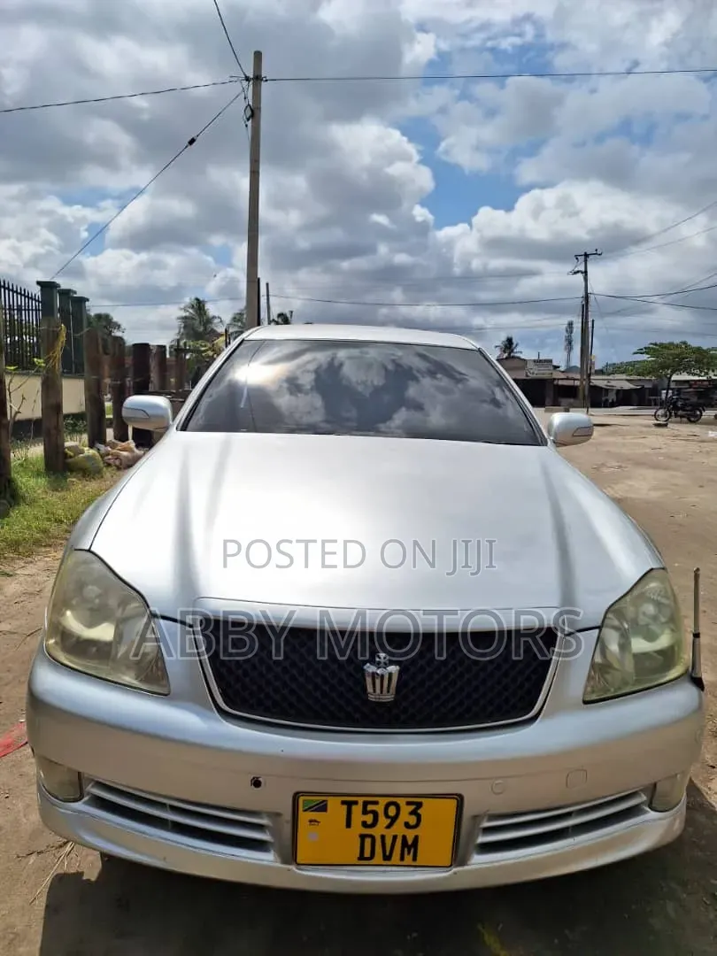 Toyota Crown 2006 Silver
