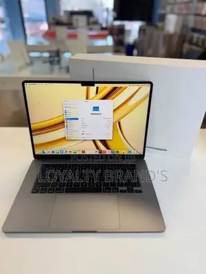 New Laptop Apple MacBook Air 2024 M3 16GB Apple M3 SSD 512GB