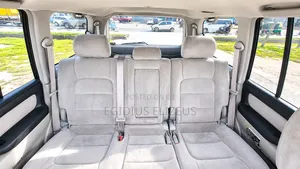 Toyota Land Cruiser 2005 White