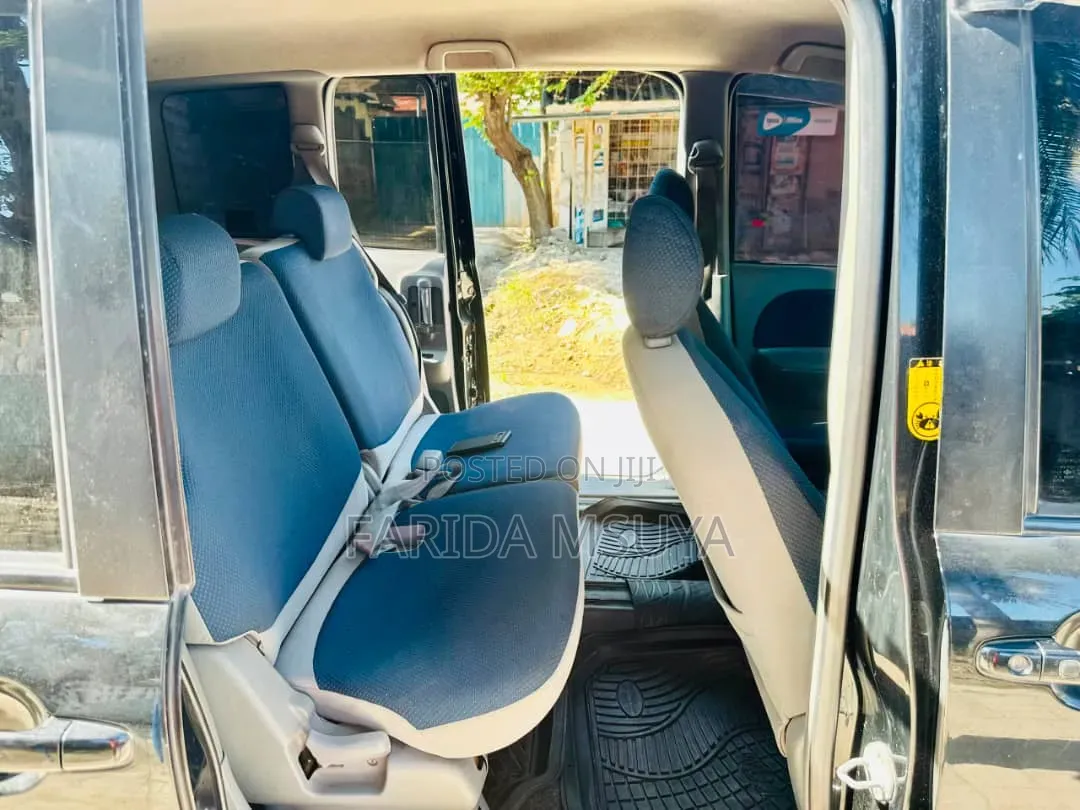 Toyota Sienta 2005 Black
