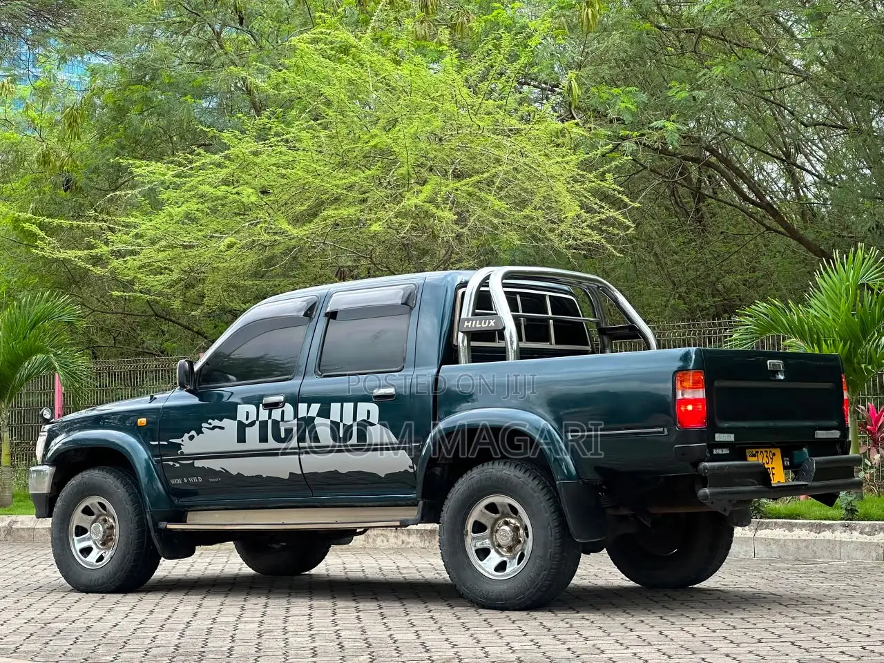 Toyota Hilux 2003 Green