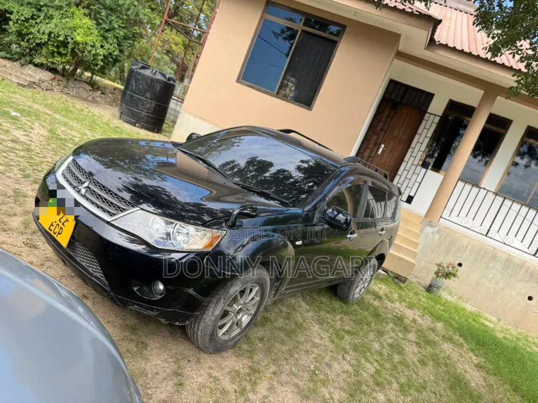 Mitsubishi Outlander 2010 Black