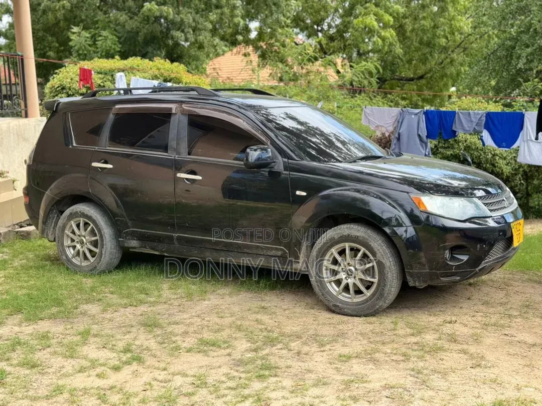 Mitsubishi Outlander 2010 Black
