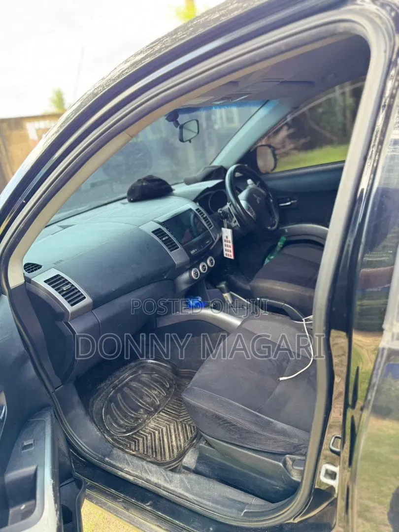 Mitsubishi Outlander 2010 Black