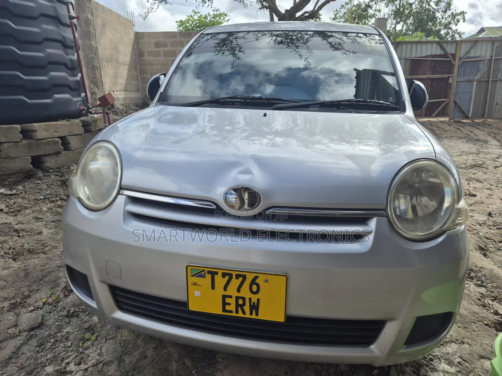Toyota Sienta 1.5 FWD 2010 Silver