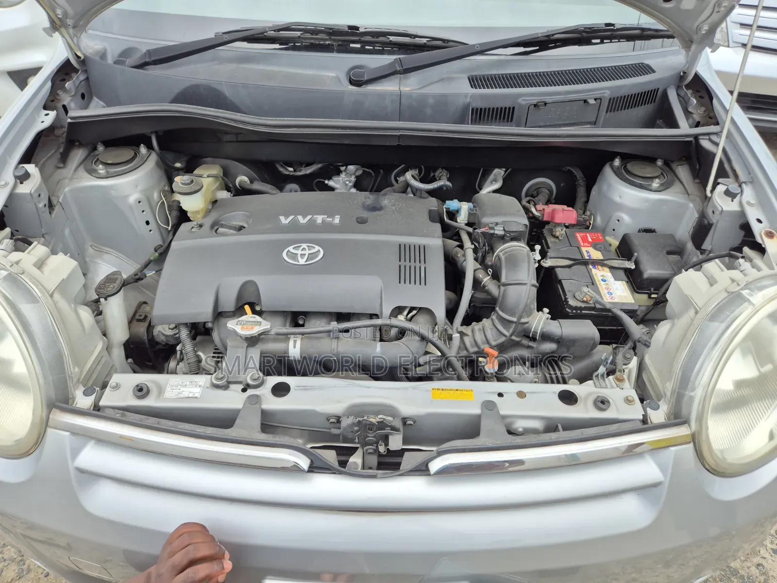 Toyota Sienta 1.5 FWD 2010 Silver
